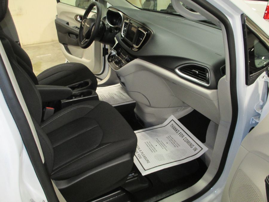 2022 CHRYSLER VOYAGER - Image 13