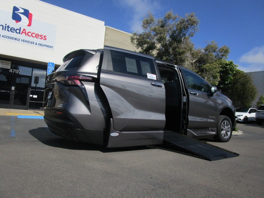 Used 2024 Toyota Sienna Hybrid XLE - BraunAbility Side Entry Entry In Floor Automatic Ramp