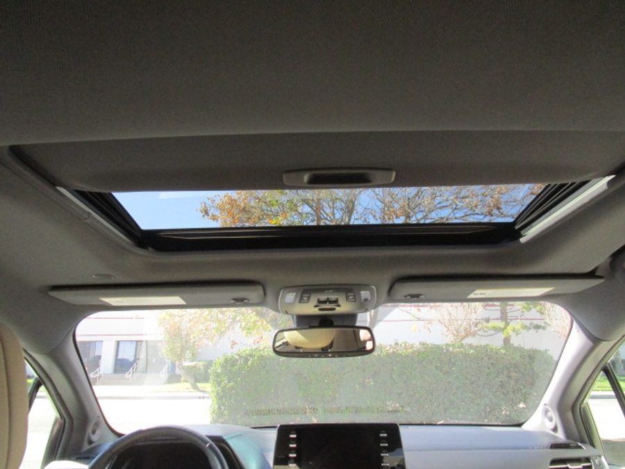 Used 2022 Toyota Sienna Hybrid XLE - VMI Side Entry Entry In Floor Automatic Ramp