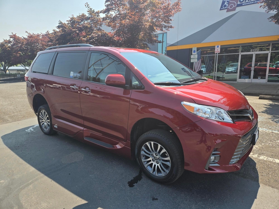 Used 2020 Toyota Sienna XLE - VMI Side Entry In Floor Automatic Ramp