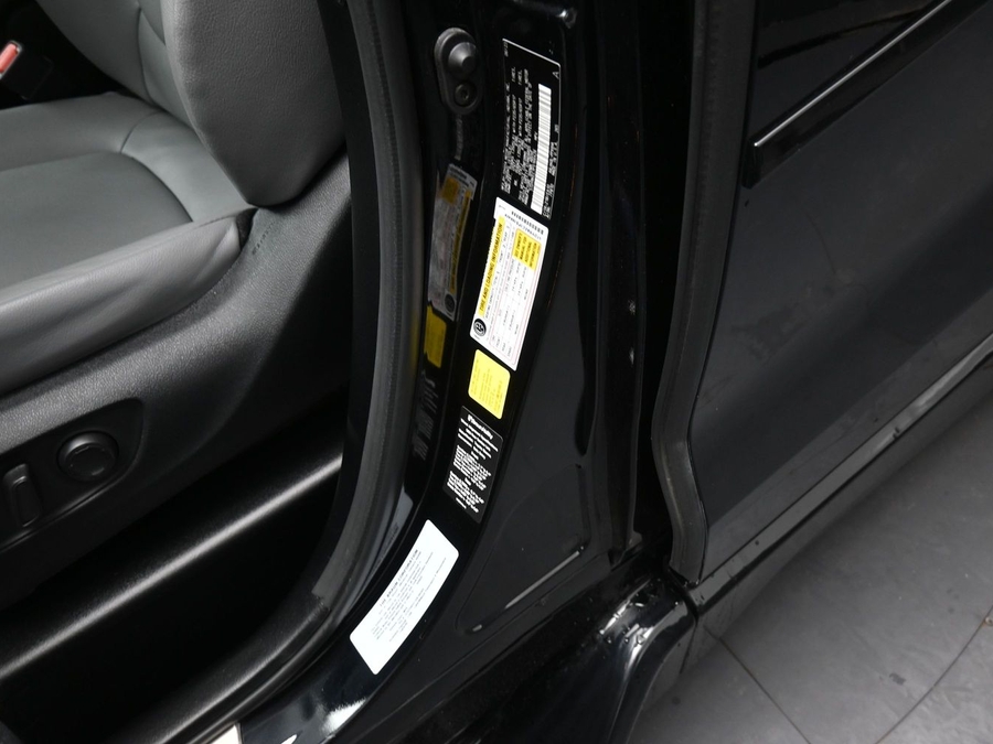 Used 2023 Toyota Sienna Hybrid XLE - BraunAbility Side Entry Entry Fold Out Automatic Ramp