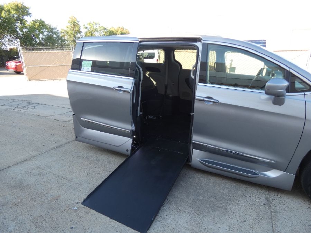 2020 CHRYSLER PACIFICA - Image 15