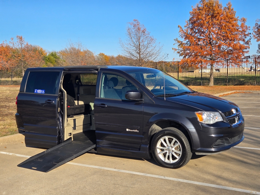 Used 2013 Dodge Grand Caravan  -   Entry  Ramp