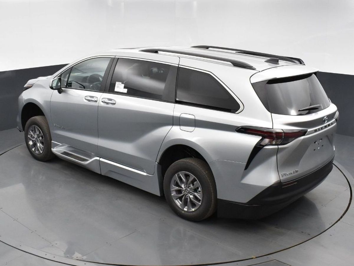 2023 TOYOTA SIENNA - Image 15