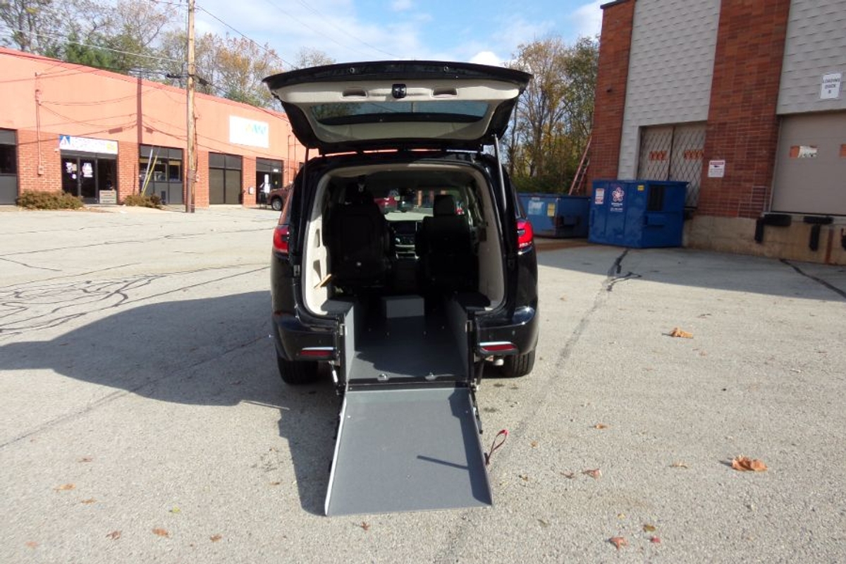 Black Chrysler Pacifica with Rear Entry Manual Fold Out ramp