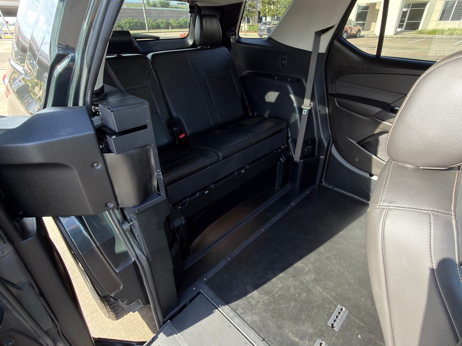 Used 2021 Chevrolet Traverse 2LT - BraunAbility Side Entry In Floor Automatic Ramp