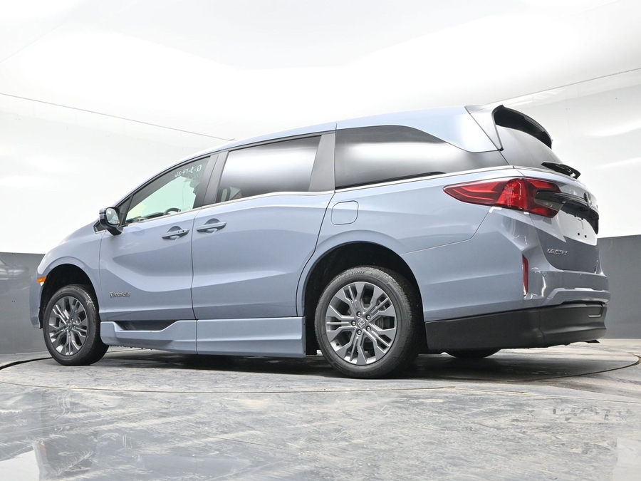 New 2026 Honda Odyssey Touring - BraunAbility Side Entry In Floor Automatic Ramp