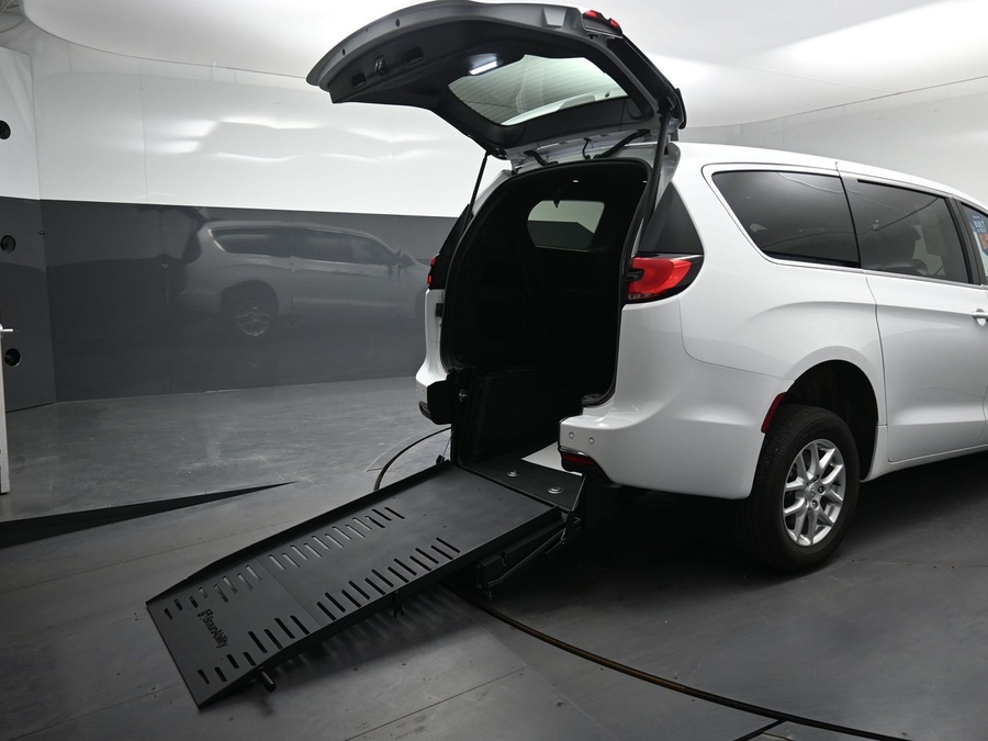Used 2025 Chrysler Pacifica Select Safety - BraunAbility Rear Entry Fold Out Manual Ramp