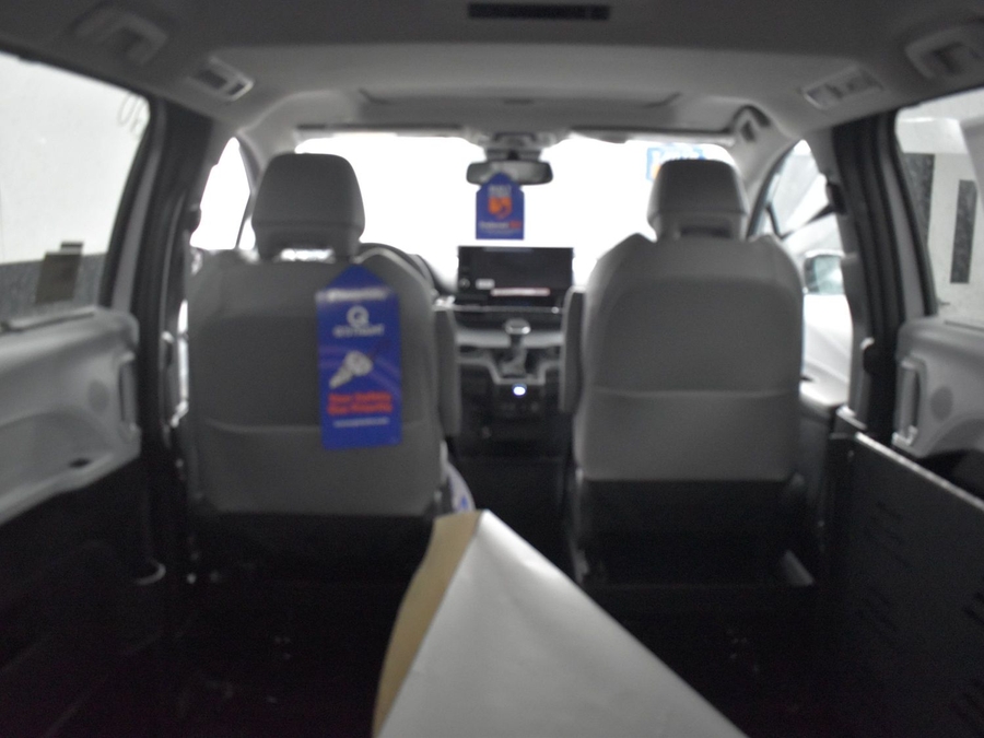 New 2025 Toyota Sienna Hybrid XLE Base - BraunAbility Side Entry Entry Fold Out Automatic Ramp