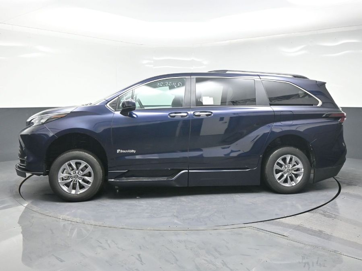 2025 TOYOTA SIENNA - Image 4