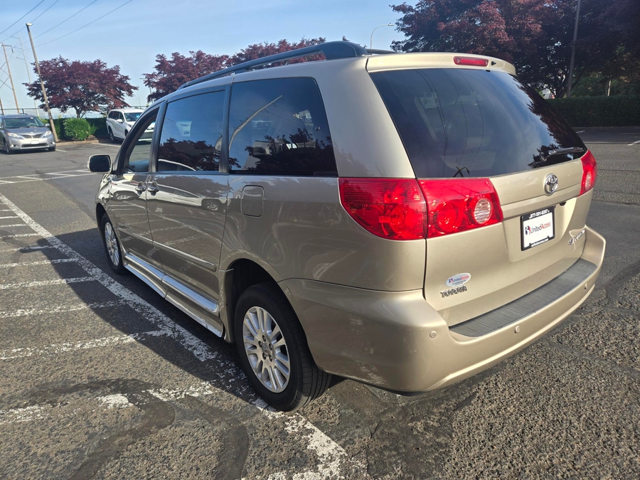 Used 2009 Toyota Sienna XLE - BraunAbility Side Entry In Floor Automatic Ramp