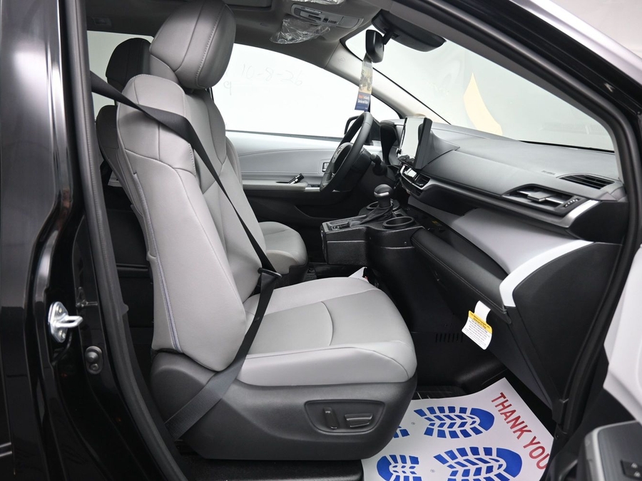 New 2026 Toyota Sienna Hybrid XLE Add - BraunAbility Side Entry Fold Out Automatic Ramp