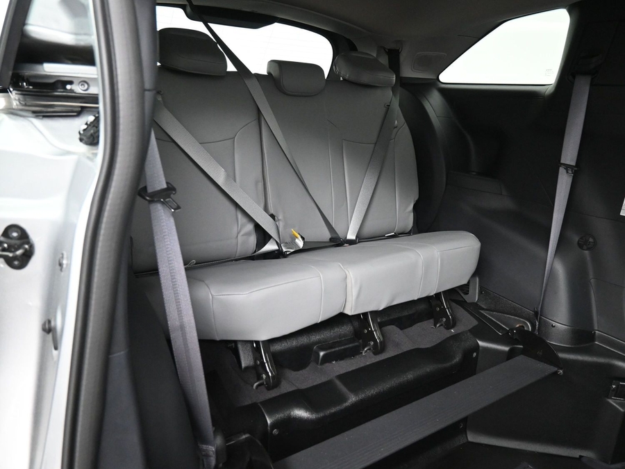 New 2025 Toyota Sienna Hybrid XLE Plus - BraunAbility Side Entry Entry Fold Out Automatic Ramp