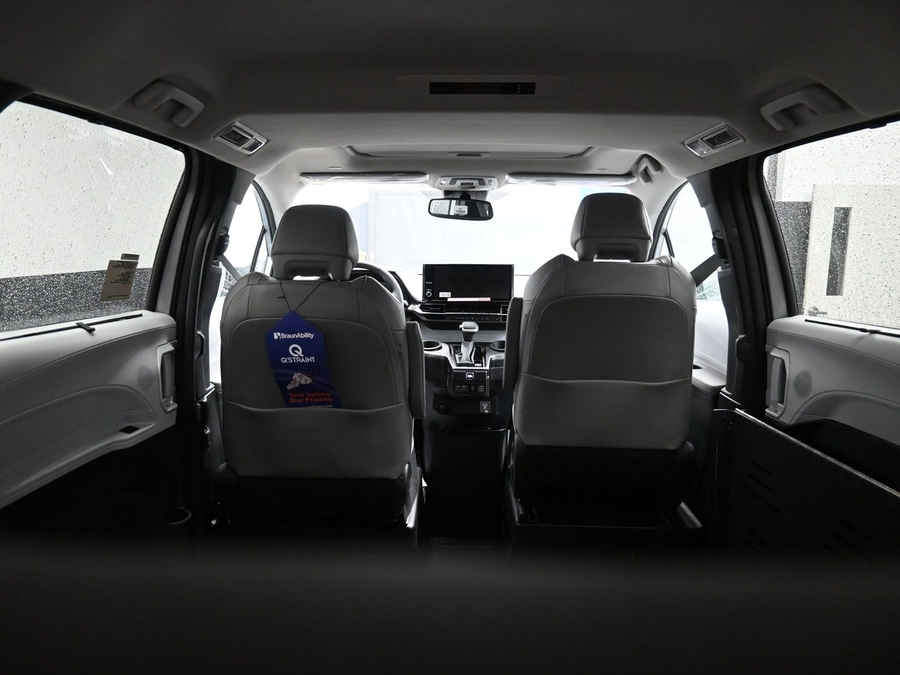 New 2025 Toyota Sienna Hybrid XLE Plus - BraunAbility Side Entry Entry Fold Out Automatic Ramp