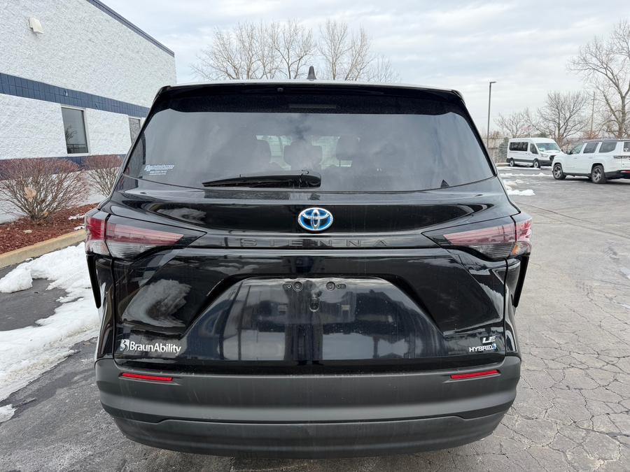 Used 2024 Toyota Sienna Hybrid LE - BraunAbility Side Entry Entry Fold Out Automatic Ramp