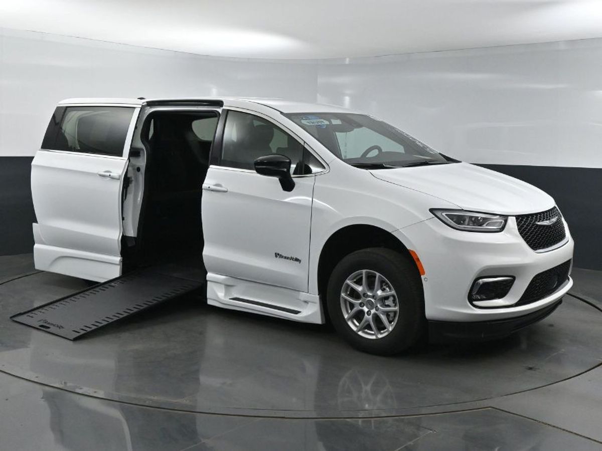 White Chrysler Pacifica with Side Entry Automatic In Floor ramp