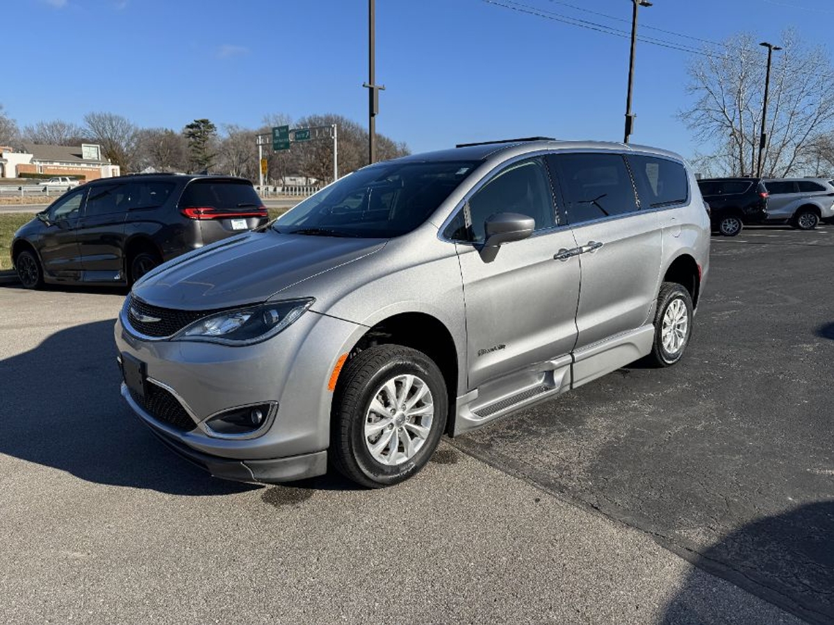 2018 CHRYSLER PACIFICA - Image 5