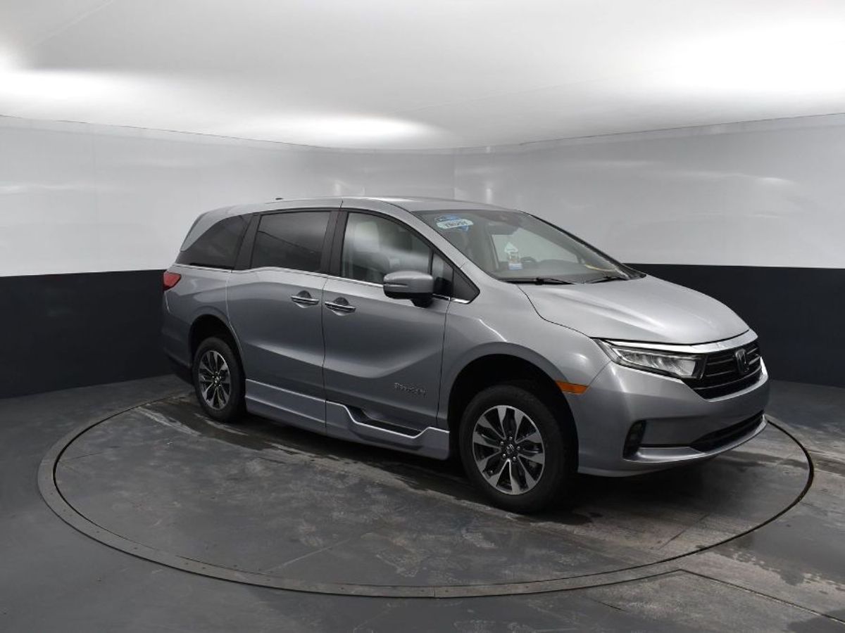 2024 Honda Odyssey EX-L - Photo 18