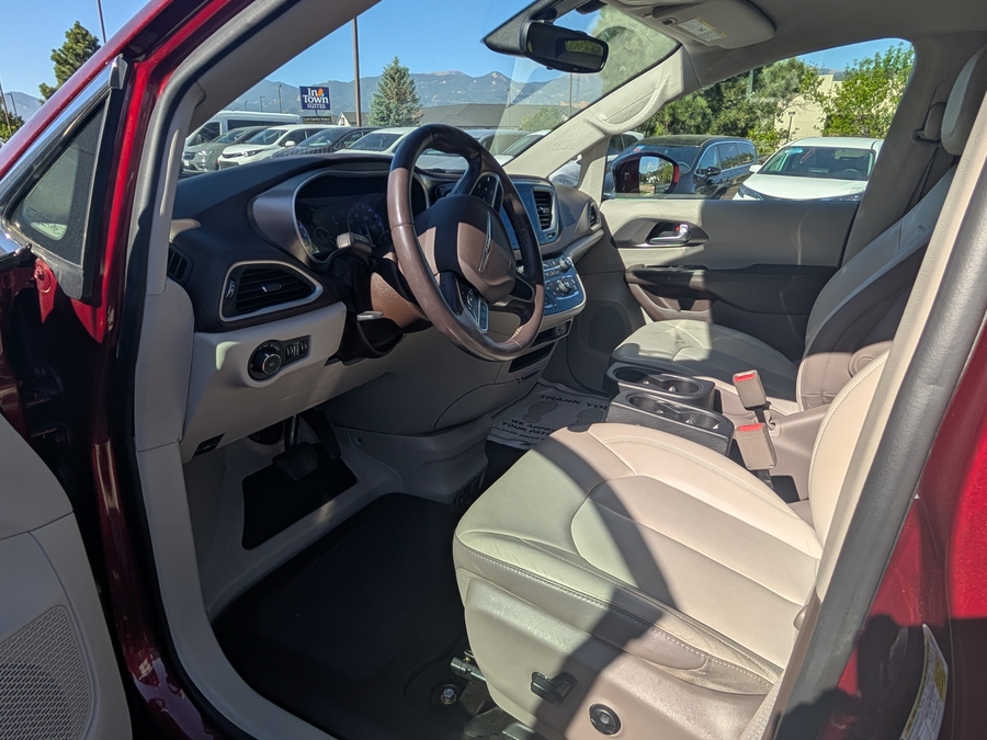Used 2017 Chrysler Pacifica Touring L - BraunAbility Side Entry In Floor Automatic Ramp
