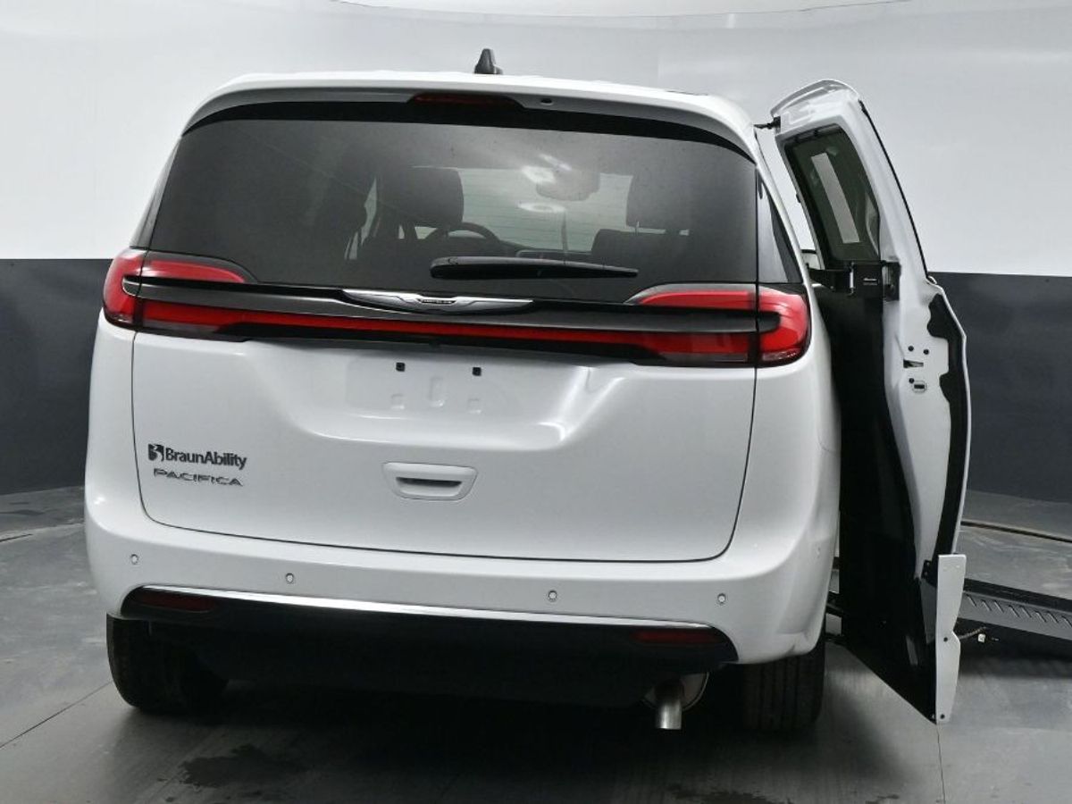2025 CHRYSLER PACIFICA - Image 23