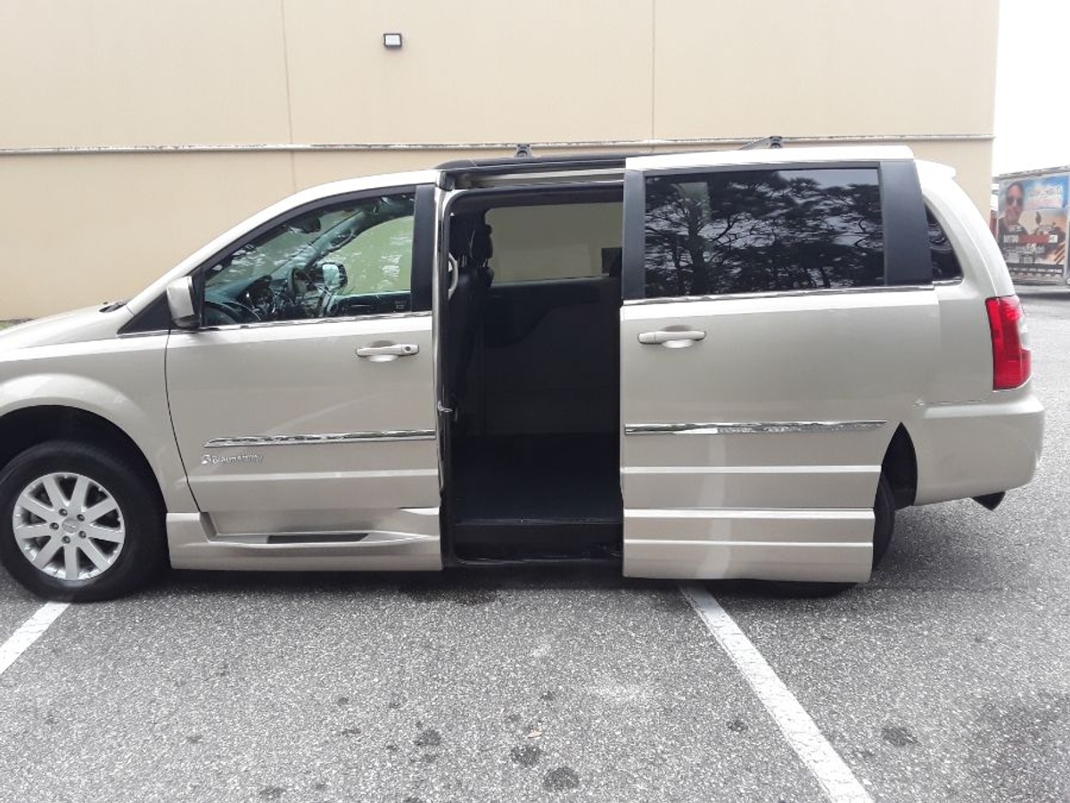 2016 CHRYSLER TOWN AND COUNTRY - Image 15