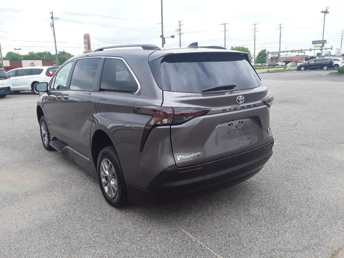 2023 TOYOTA SIENNA - Image 7