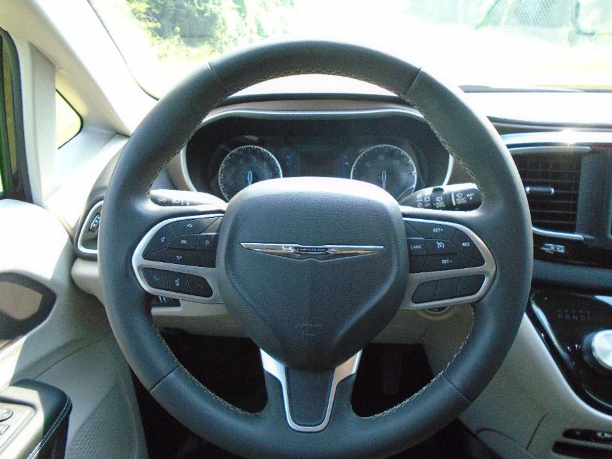 2023 CHRYSLER VOYAGER - Image 5