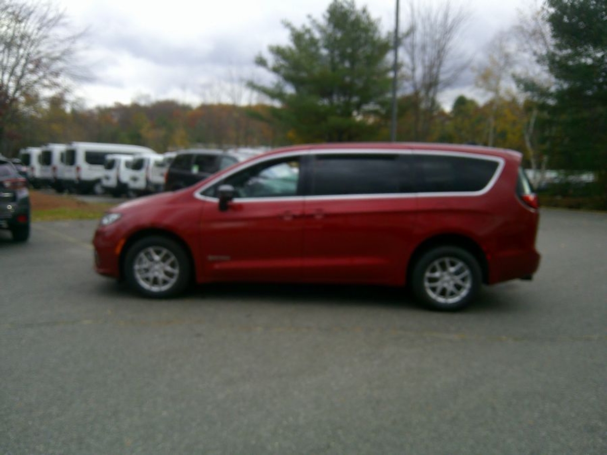 2026 CHRYSLER PACIFICA - Image 11