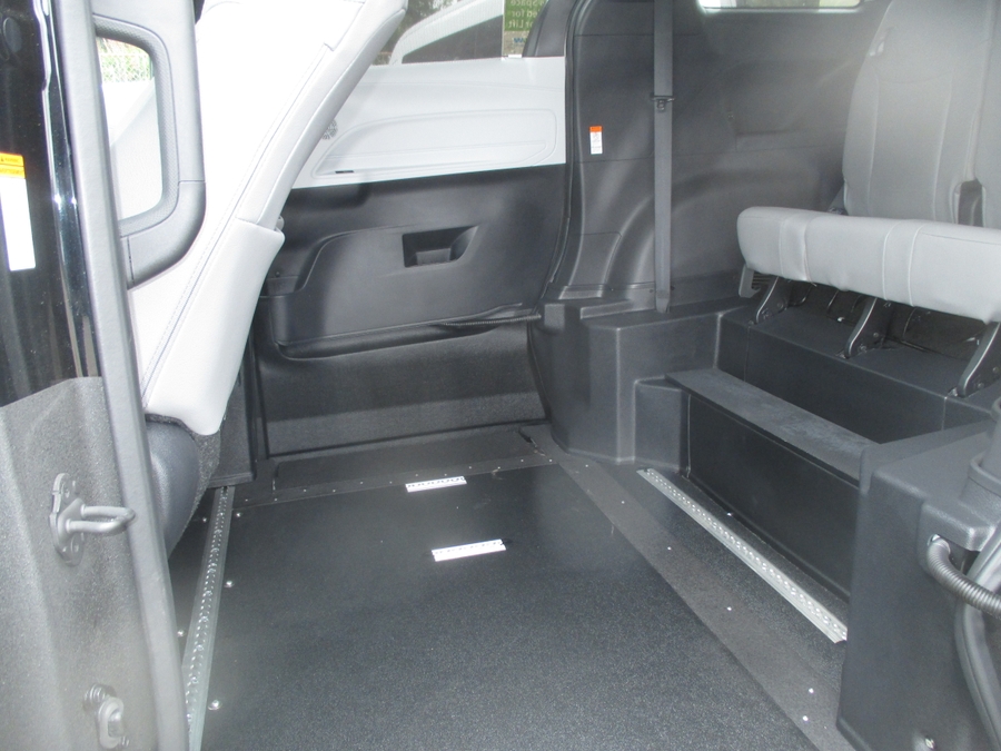 Black Toyota Sienna image number 9