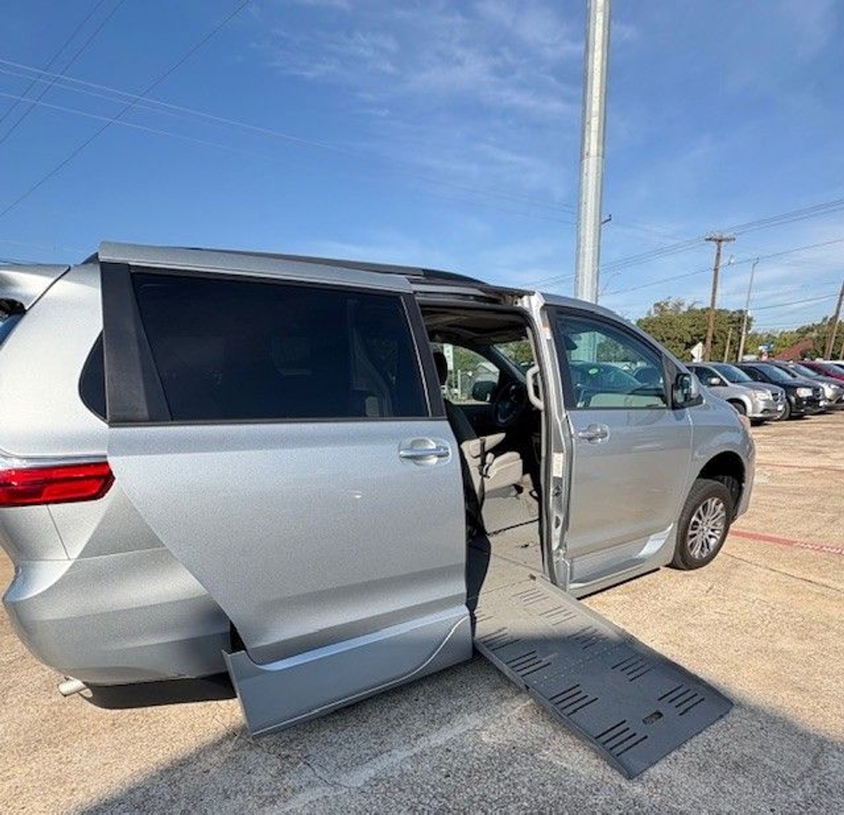 2020 TOYOTA SIENNA - Image 9