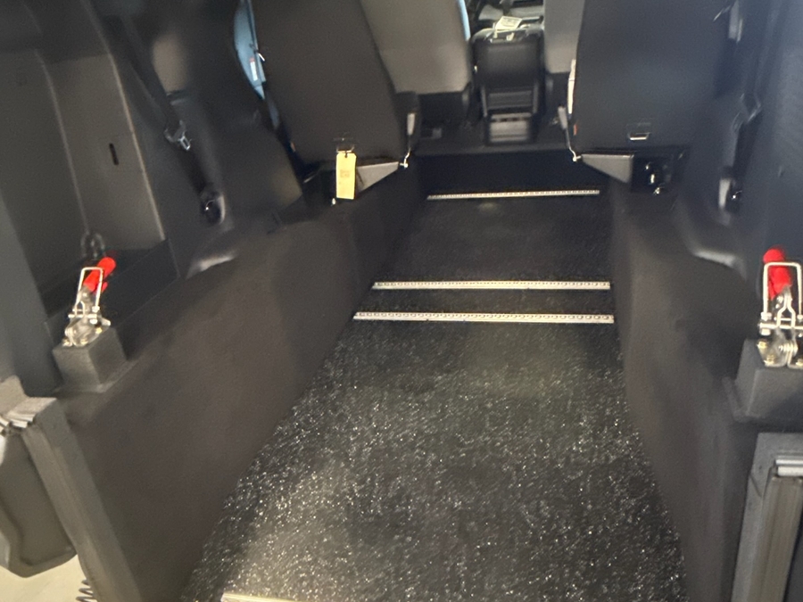 White Toyota Sienna image number 8