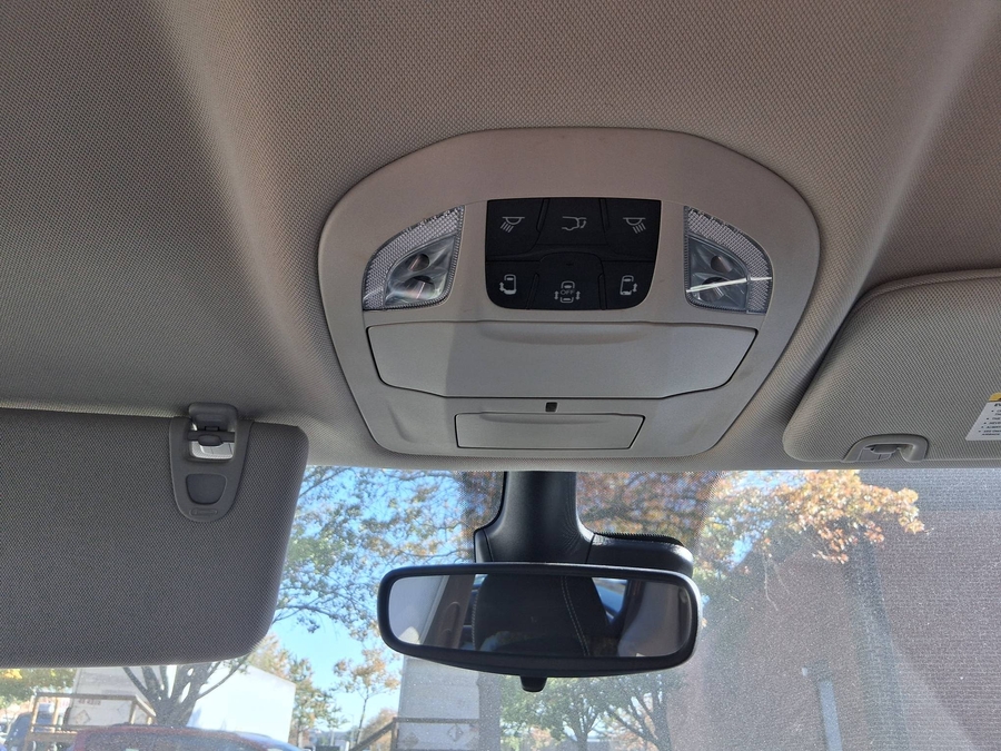  Chrysler Voyager image number 13