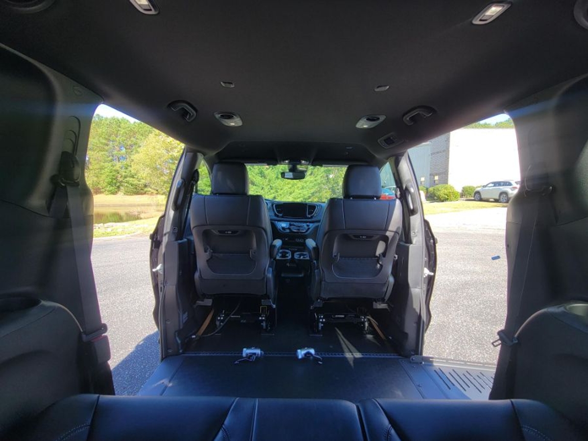 2025 CHRYSLER PACIFICA - Image 13