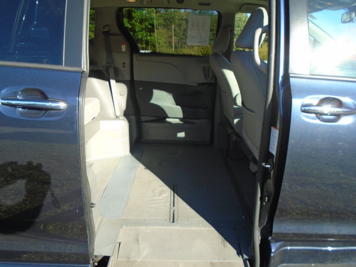 2020 TOYOTA SIENNA - Image 10