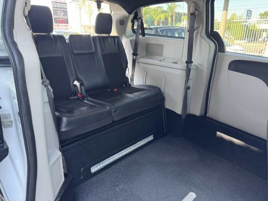  Dodge Grand Caravan image number 10