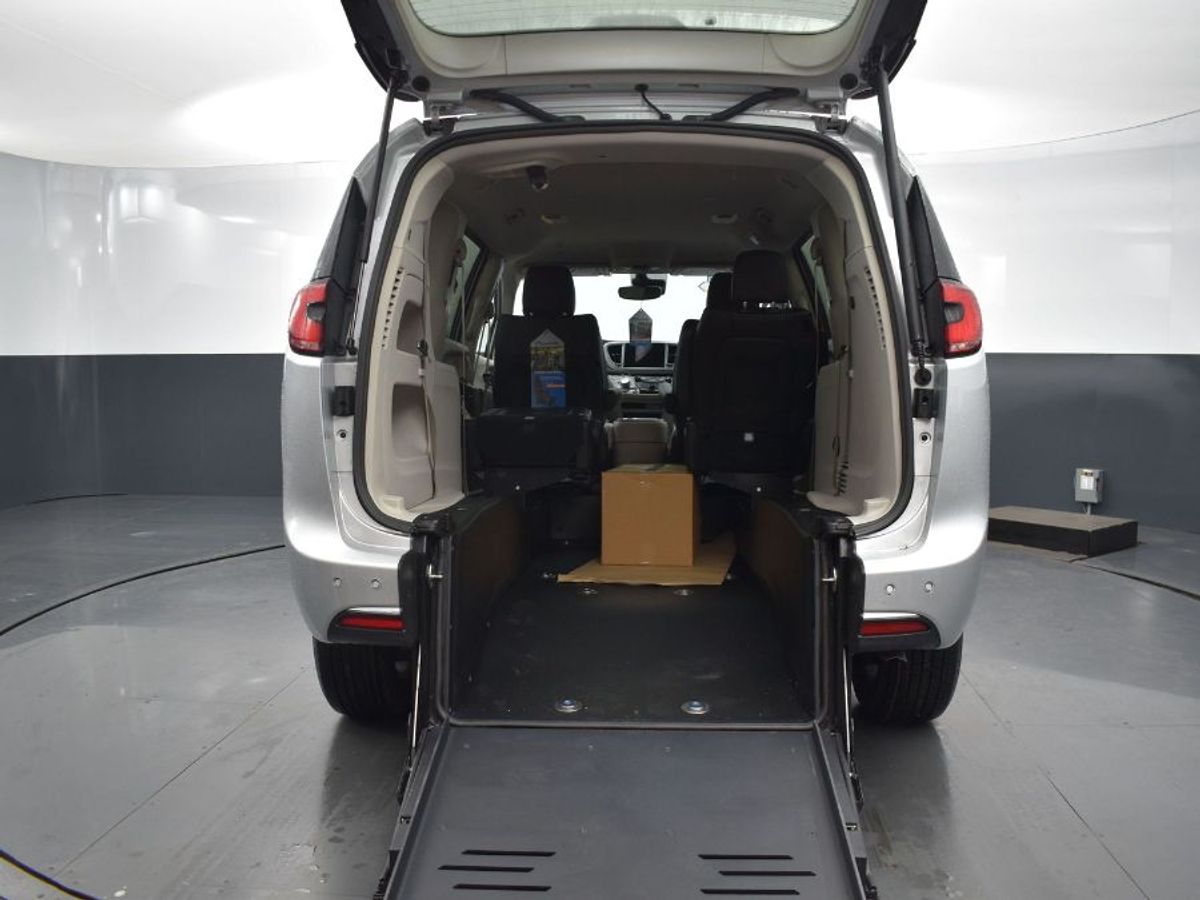 2024 CHRYSLER PACIFICA - Image 24