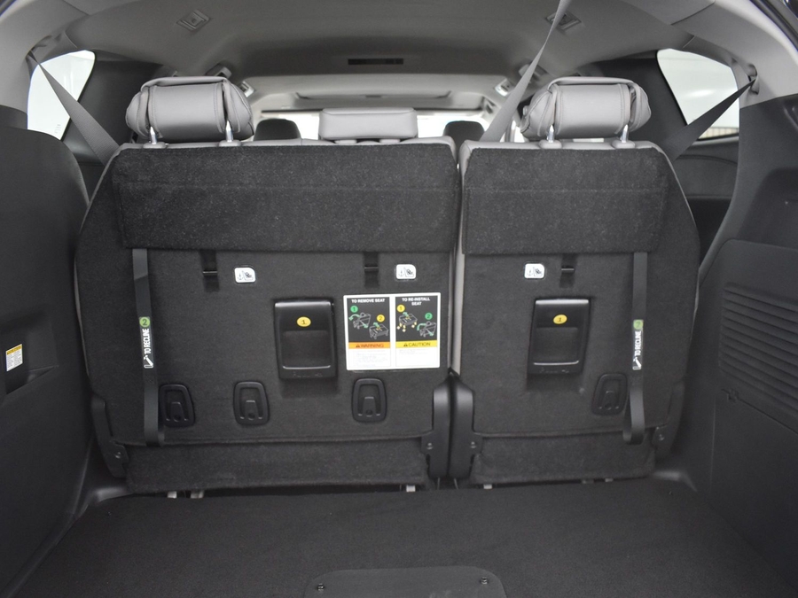 New 2025 Toyota Sienna Hybrid XLE Base - BraunAbility Side Entry Entry Fold Out Automatic Ramp