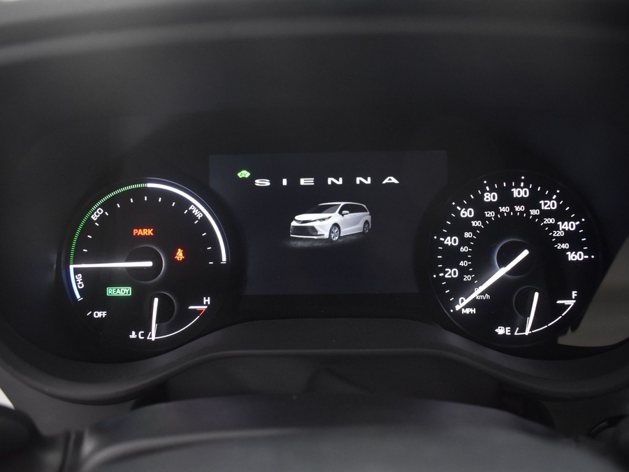 New 2025 Toyota Sienna Hybrid XLE Base - BraunAbility Side Entry Entry Fold Out Automatic Ramp