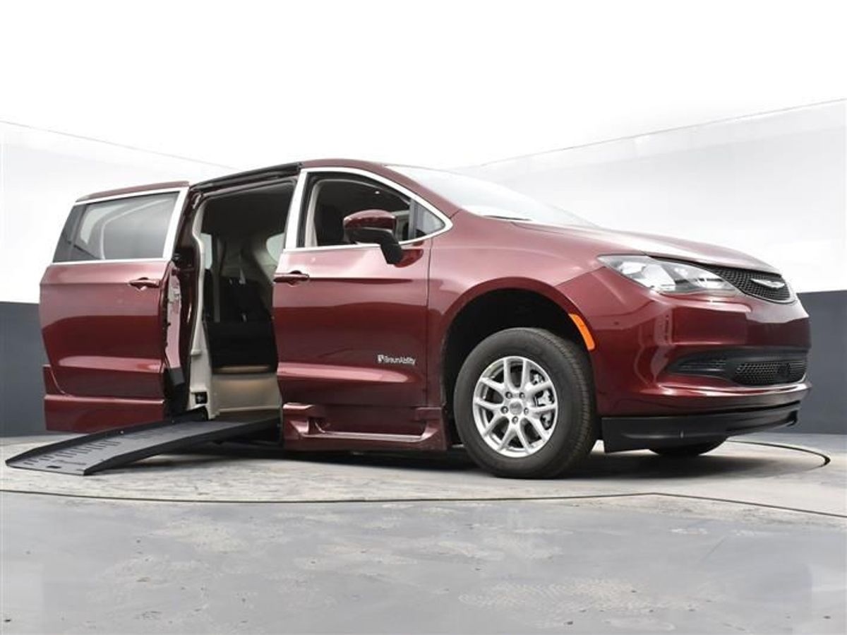 2023 CHRYSLER VOYAGER - Image 4