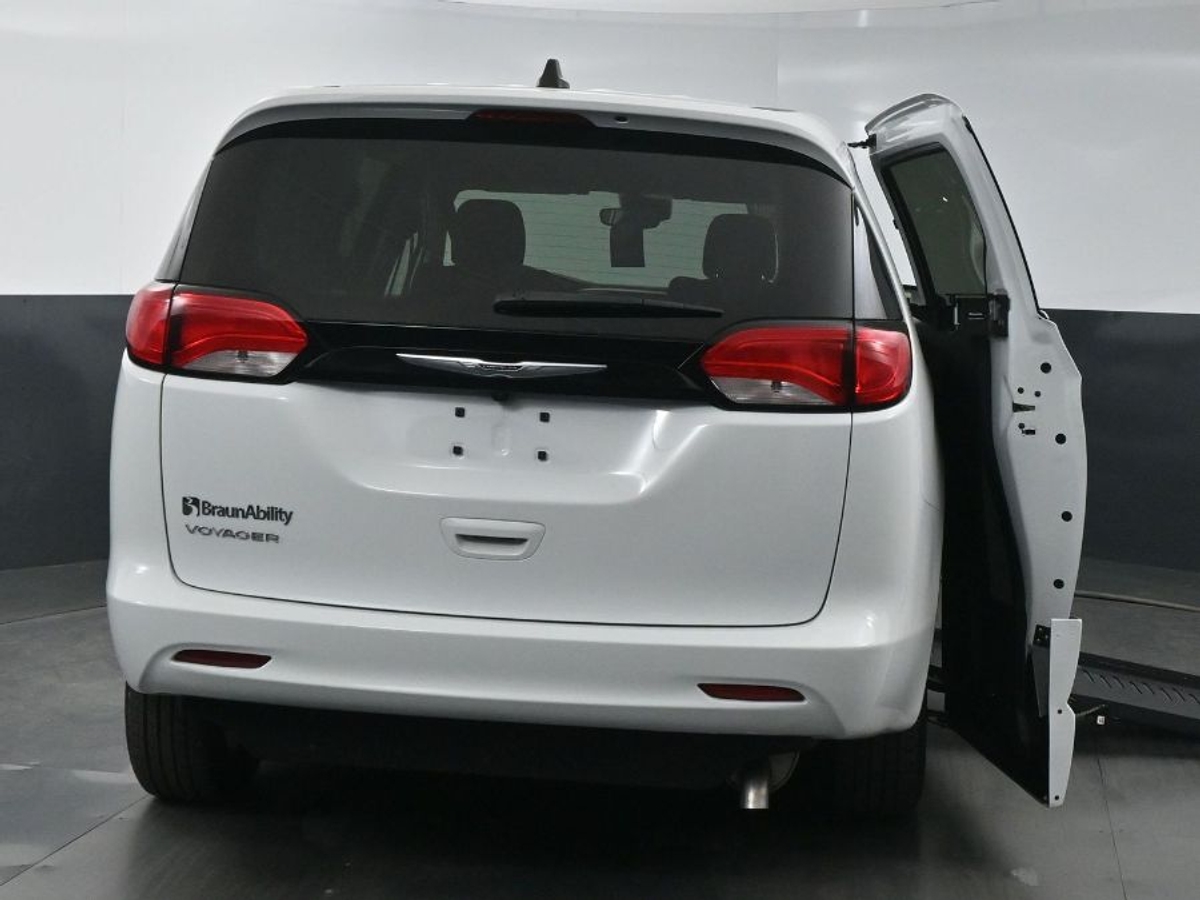 2023 CHRYSLER VOYAGER - Image 6