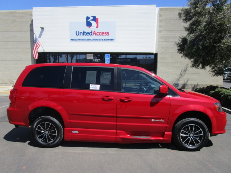 Used 2015 Dodge Grand Caravan SE - BraunAbility Side Entry Entry Fold Out Automatic Ramp
