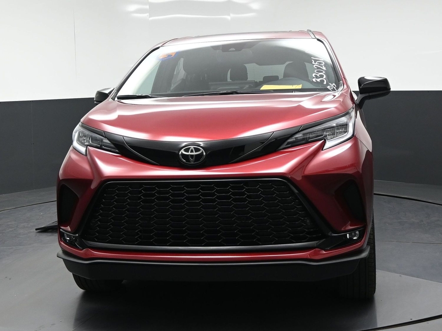 New 2026 Toyota Sienna Hybrid XSE Sport - BraunAbility Side Entry In Floor Automatic Ramp