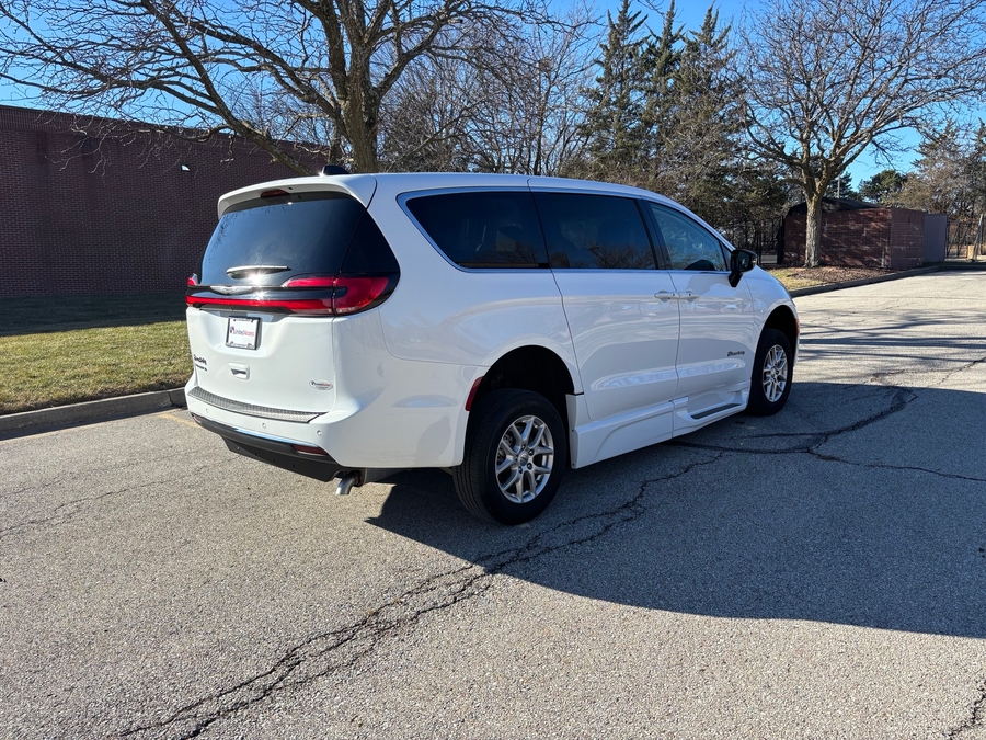 Used 2024 Chrysler Pacifica Touring L - BraunAbility Side Entry Entry In Floor Automatic Ramp