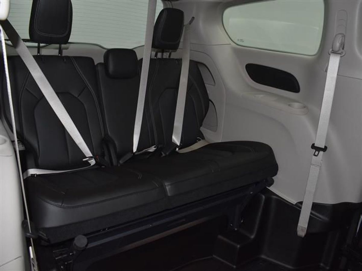 2023 CHRYSLER PACIFICA - Image 21