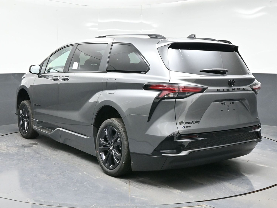 New 2026 Toyota Sienna Hybrid XSE Sport - BraunAbility Side Entry Entry Fold Out Automatic Ramp