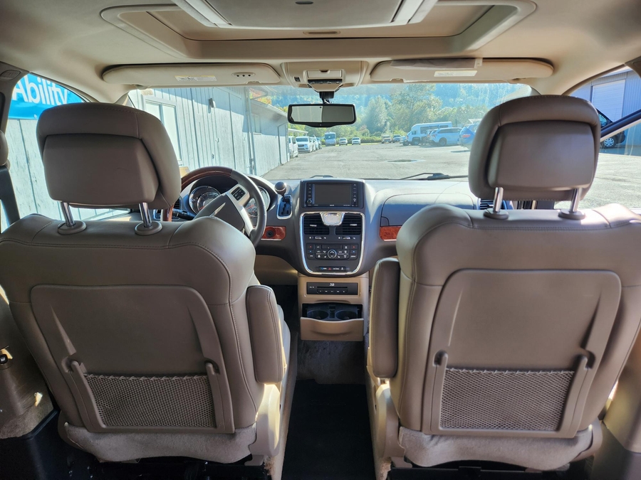 Used 2015 Chrysler Town and Country Limited Platinum - VMI Side Entry In Floor Automatic Ramp