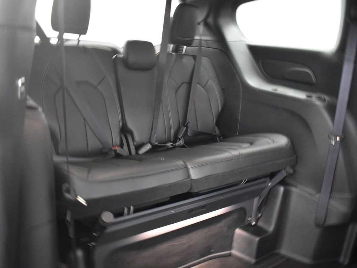 2025 CHRYSLER PACIFICA - Image 10