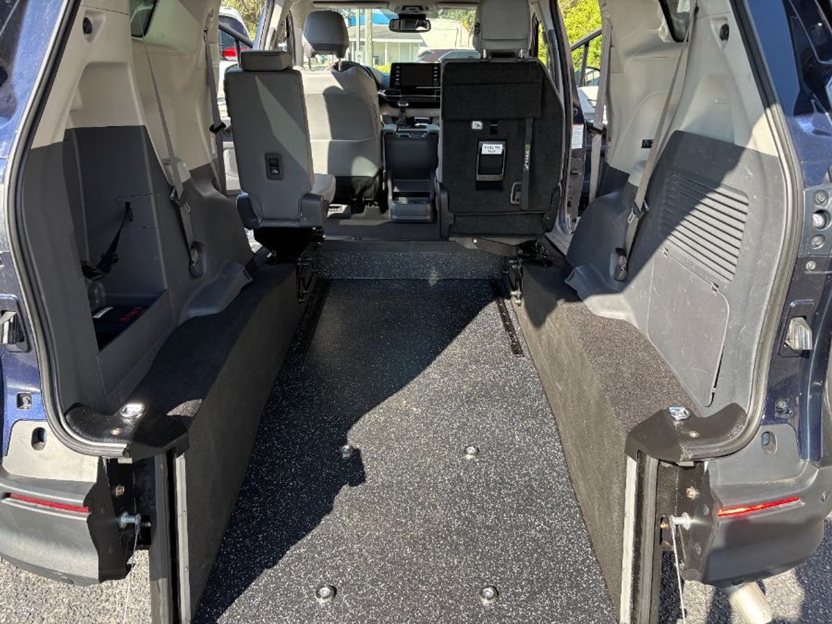 2024 TOYOTA SIENNA - Image 6