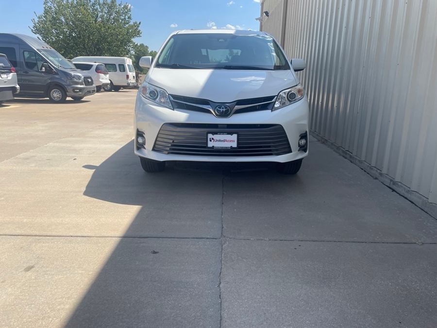 Used 2020 Toyota Sienna XLE - VMI Side Entry In Floor Automatic Ramp