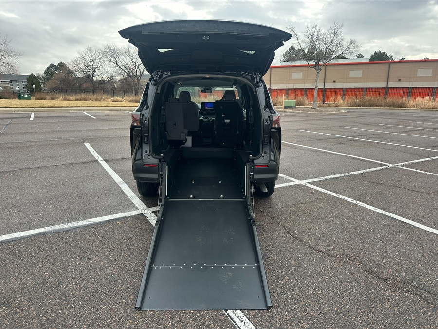 2025 TOYOTA SIENNA - Image 12